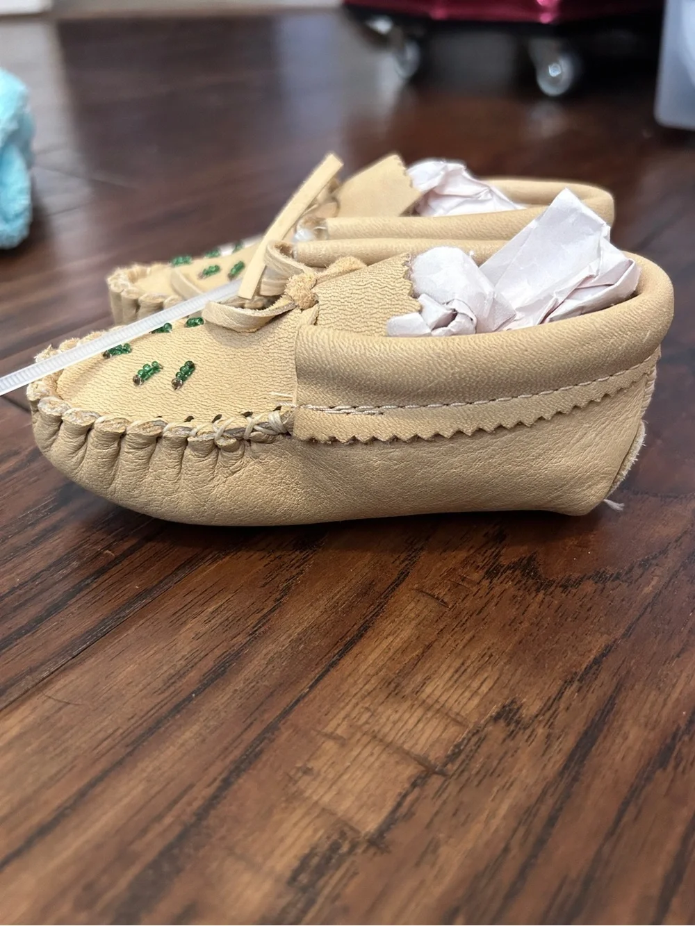 Made in Canada Kids Leather Moccasins Beaded Soft Sole Toddler Approx Size 9-10